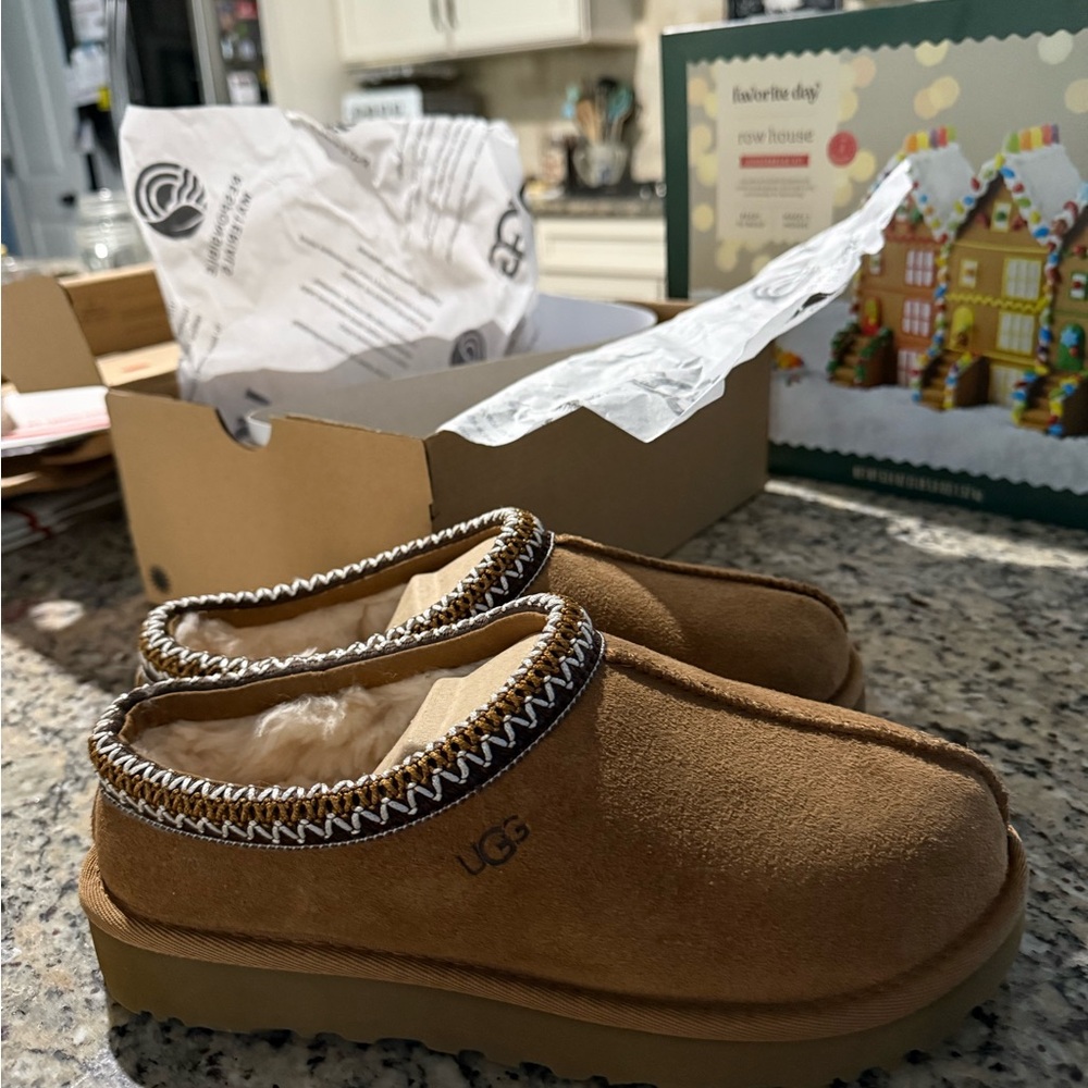 UGG Tasman Slippers